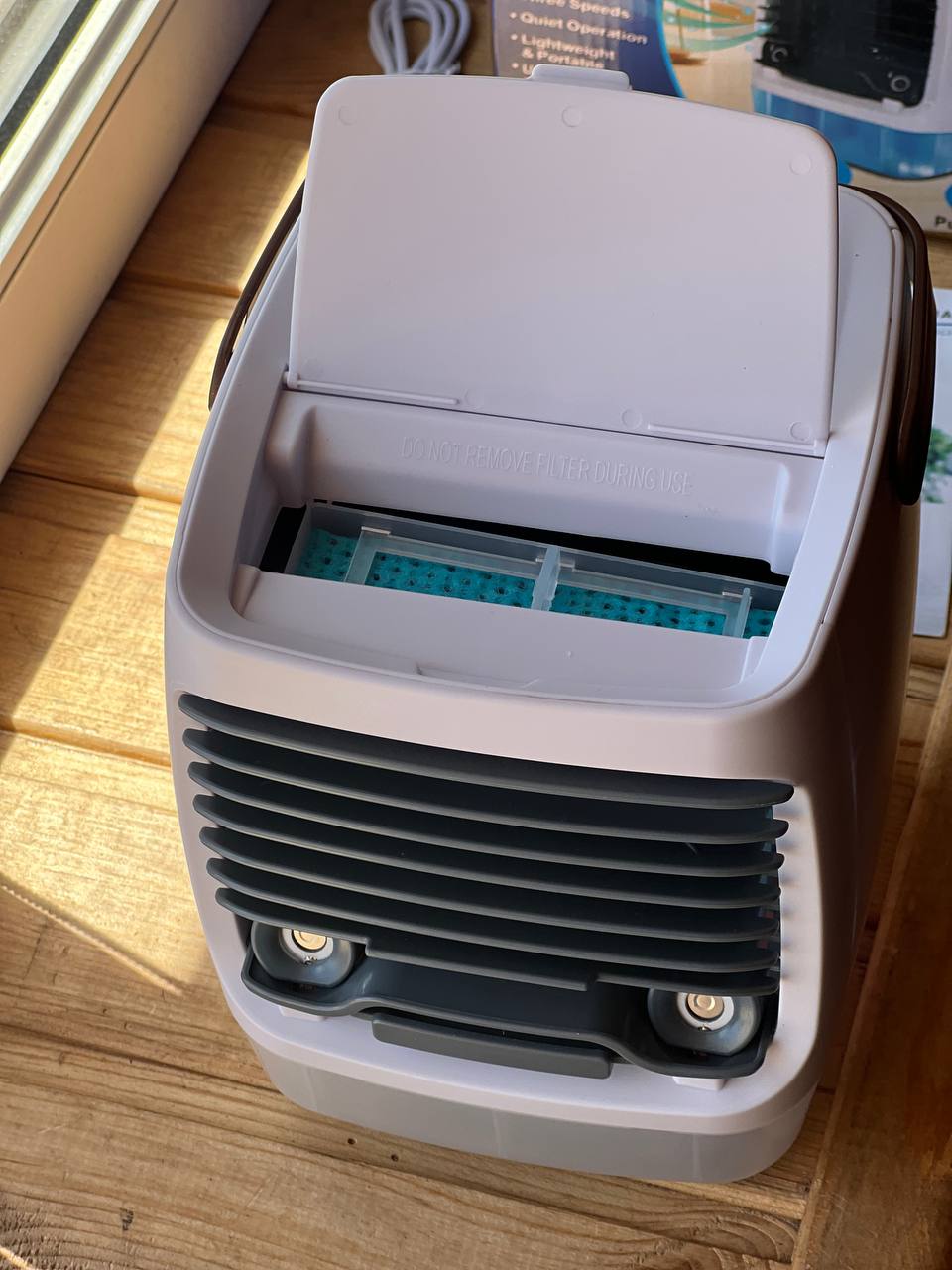Портативний вентилятор USB з водяним охолодженням, розпилювач, Arctic air cooler AND XL-1375, зволожувач 3 Портативний вентилятор USB з водяним охолодженням, розпилювач, Arctic air cooler AND XL-1375, зволожувач - Зображення 3
