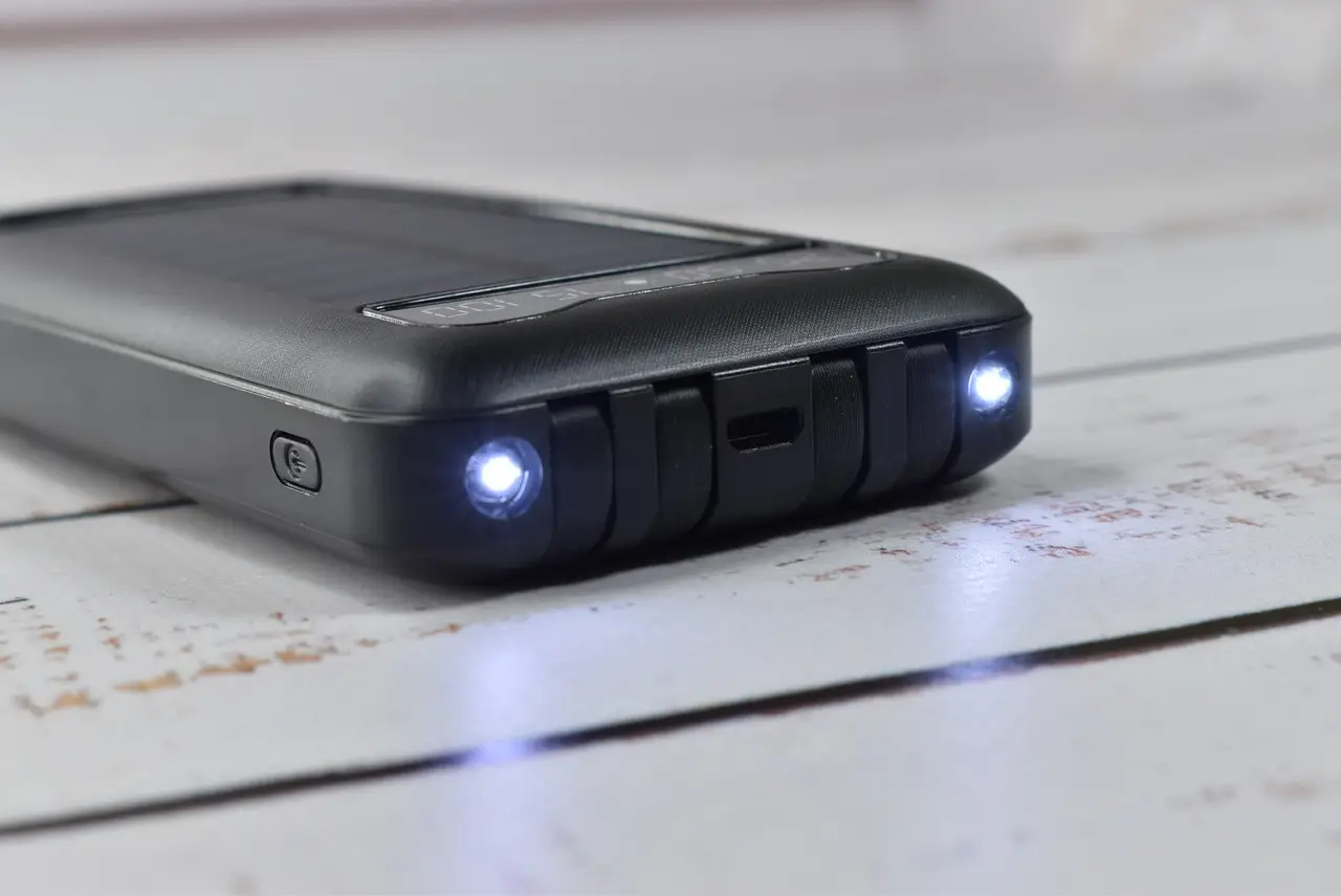 Павербанк Solar Power Bank із сонячною батареєю + ліхтарик 20000 mAh - Зображення 6