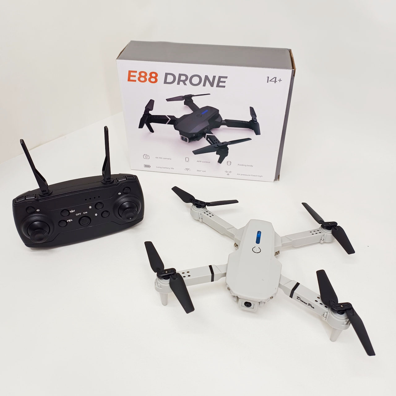 Квадрокоптер E88 міні дрон з HD камерою FPV до 20 хв польоту 2 АКБ та КЕЙС - Зображення 6
