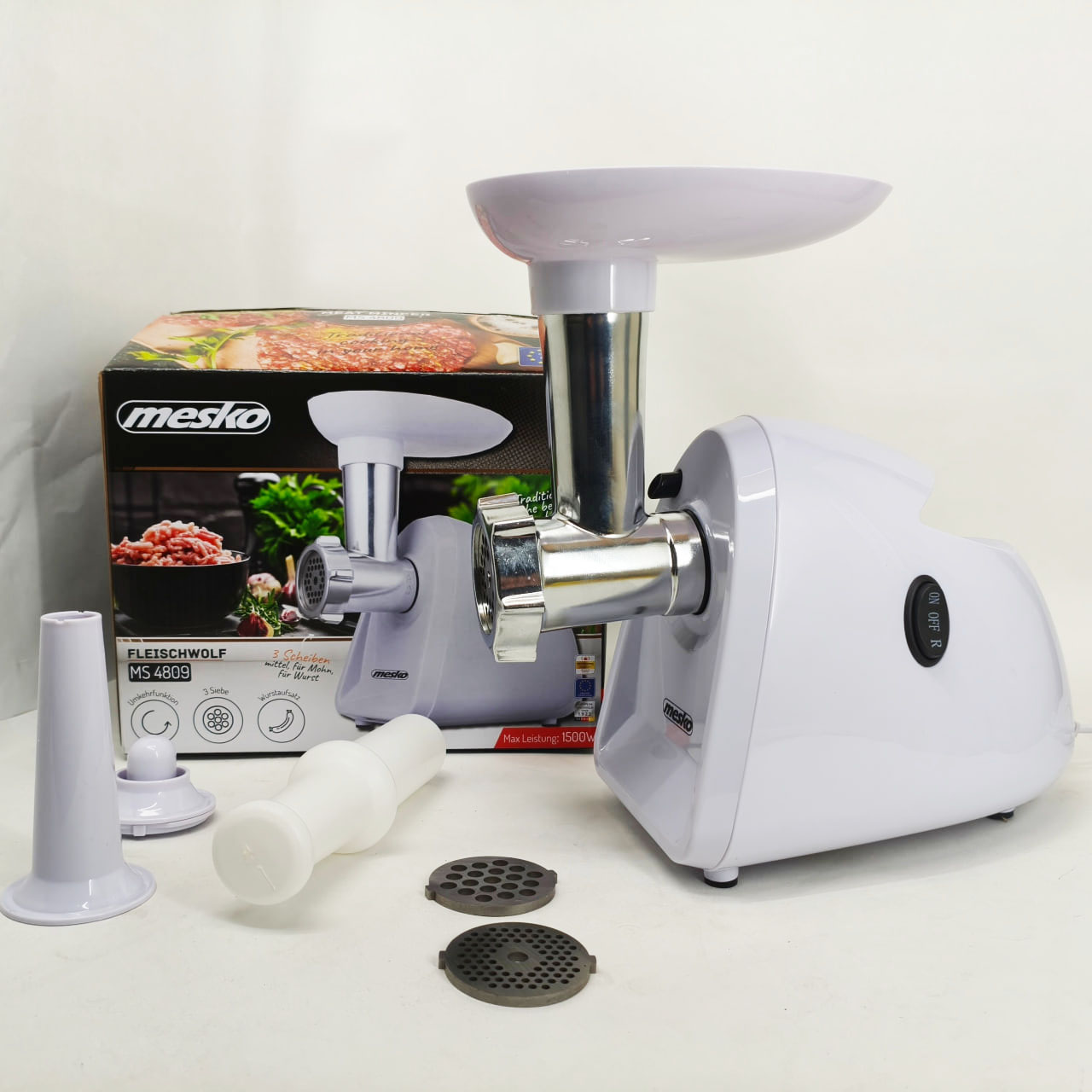 М'ясорубка Mesko MS 4809 1500Вт - Зображення 3