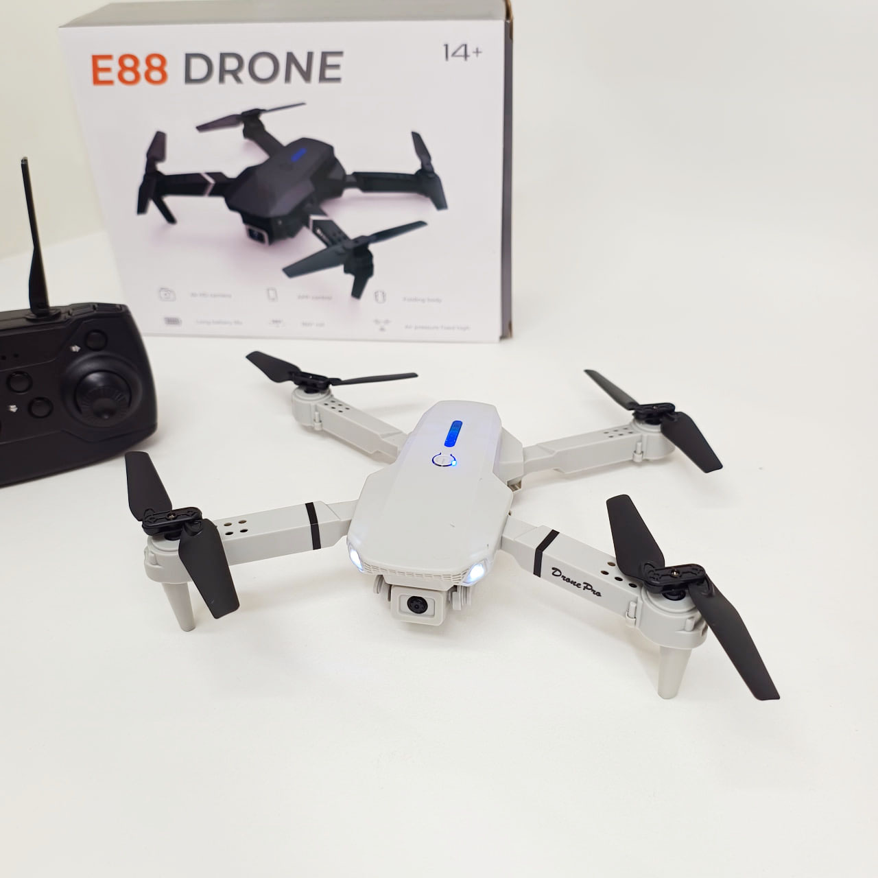 Квадрокоптер E88 міні дрон з HD камерою FPV до 20 хв польоту 2 АКБ та КЕЙС - Зображення 7