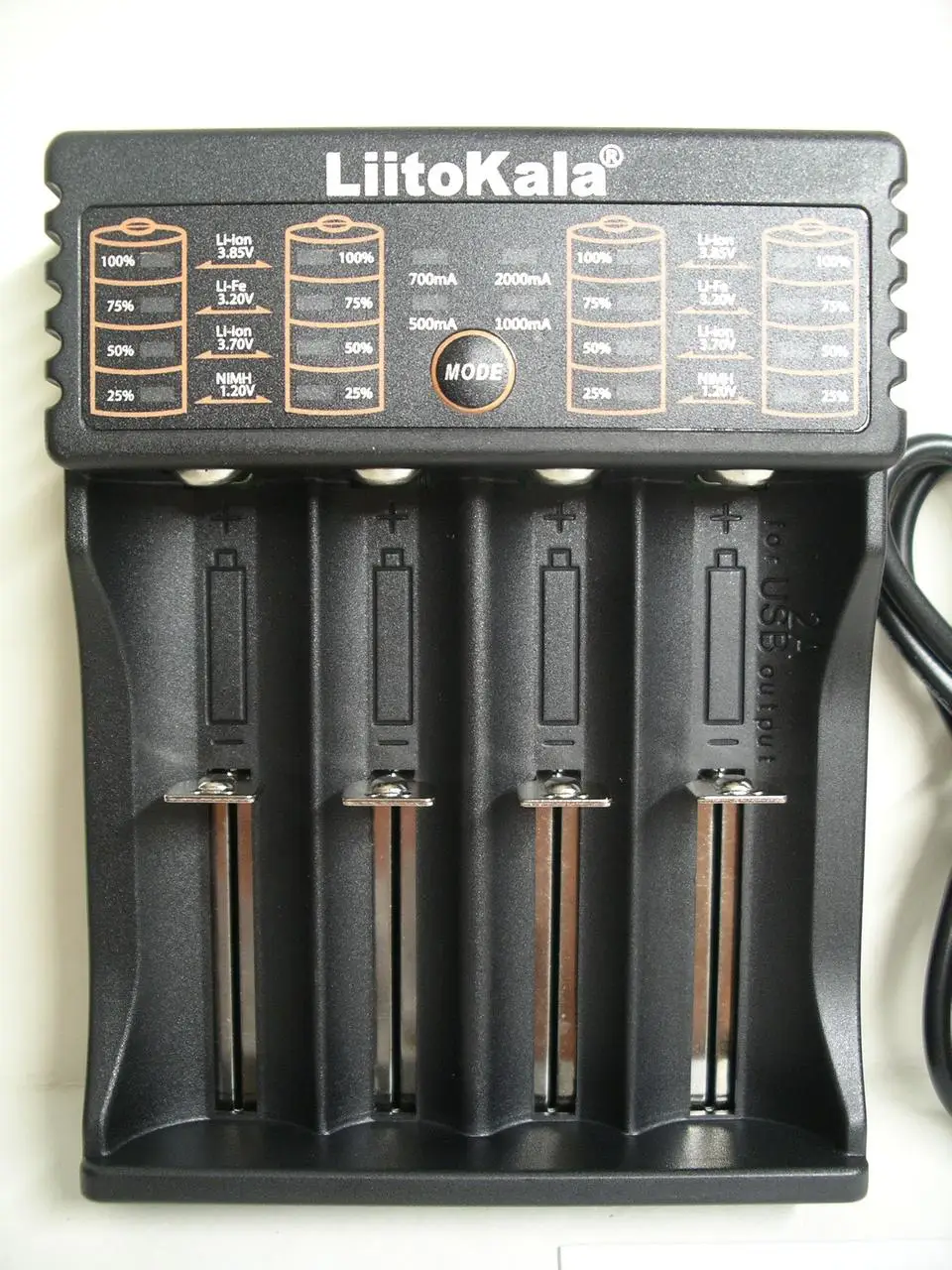 Зарядний пристрій LiitoKala Engineer Lii-402 - Зображення 3