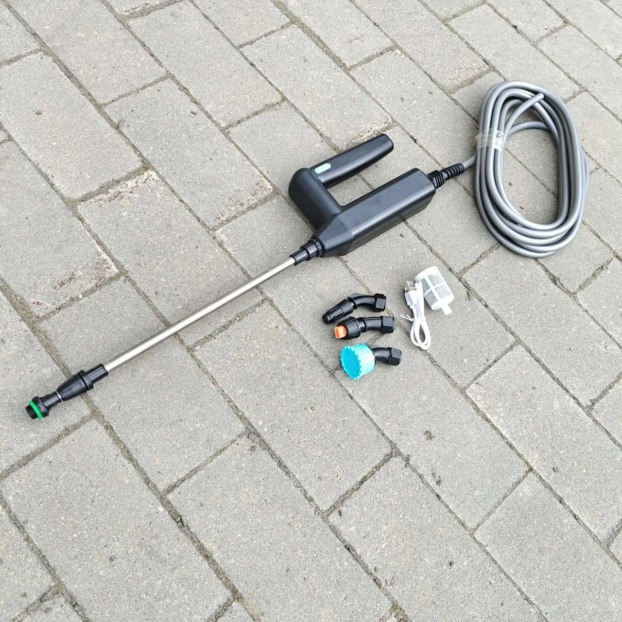 Портативний акумуляторний обприскувач для рослин / садовий обприскувач зі шлангом AND LY-1014 4 Портативний акумуляторний обприскувач для рослин / садовий обприскувач зі шлангом AND LY-1014 - Зображення 4
