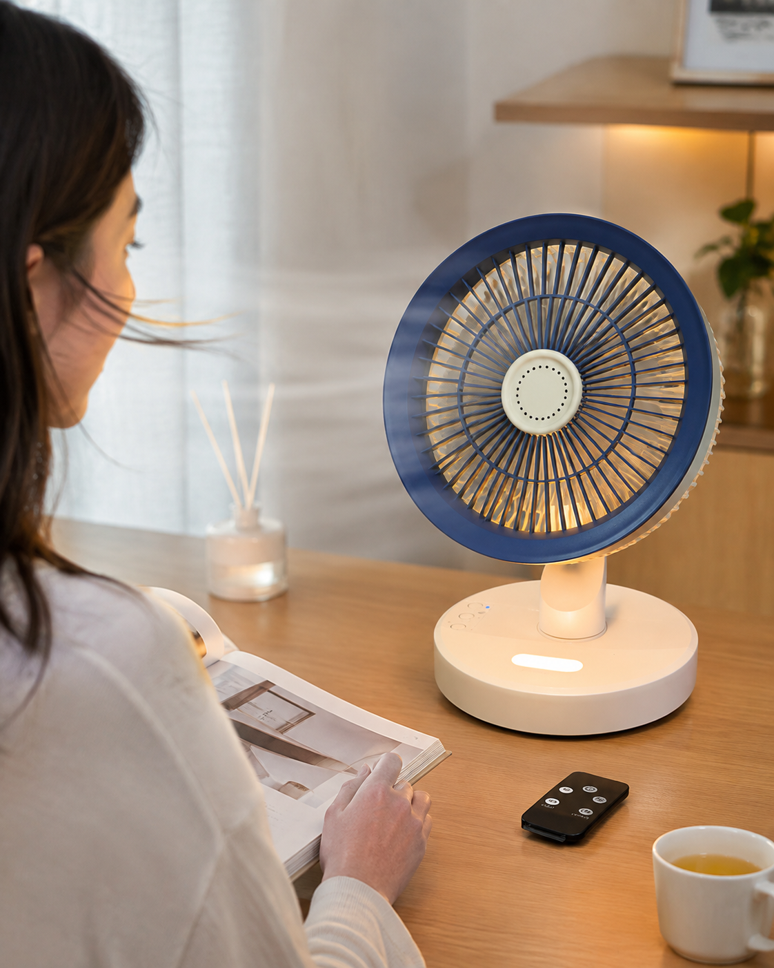 Портативний вентилятор SkyBerg з LED-підсвічуванням / Переносний настільний вентилятор + пульт ДК 3 Портативний вентилятор SkyBerg з LED-підсвічуванням / Переносний настільний вентилятор + пульт ДК - Зображення 3